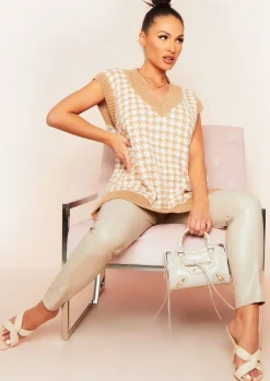Sana Beige & White Dogtooth Thick Knitted Vest Top^Missy Empire Online